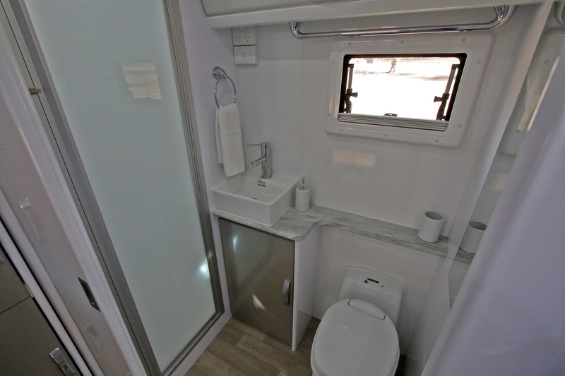 Ms Mooloolaba Family Van - Modern Family Van, shower & toilet, very light & easy self-tow photo 7