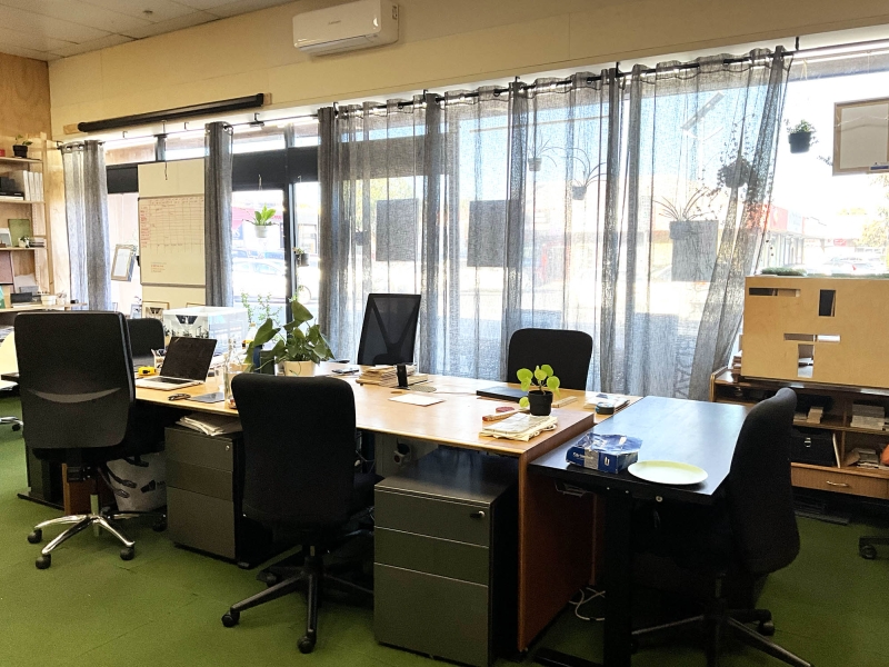 Professional & Creative Work Environment photo 4