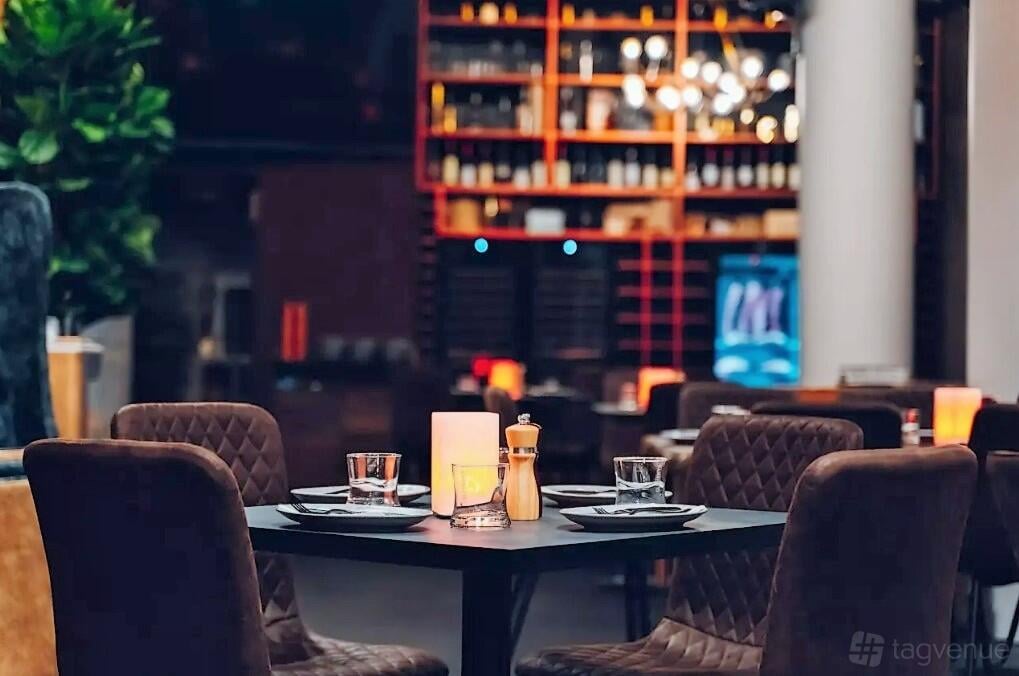 The Whiskey Room at Elements Bar & Grill Pyrmont photo 7