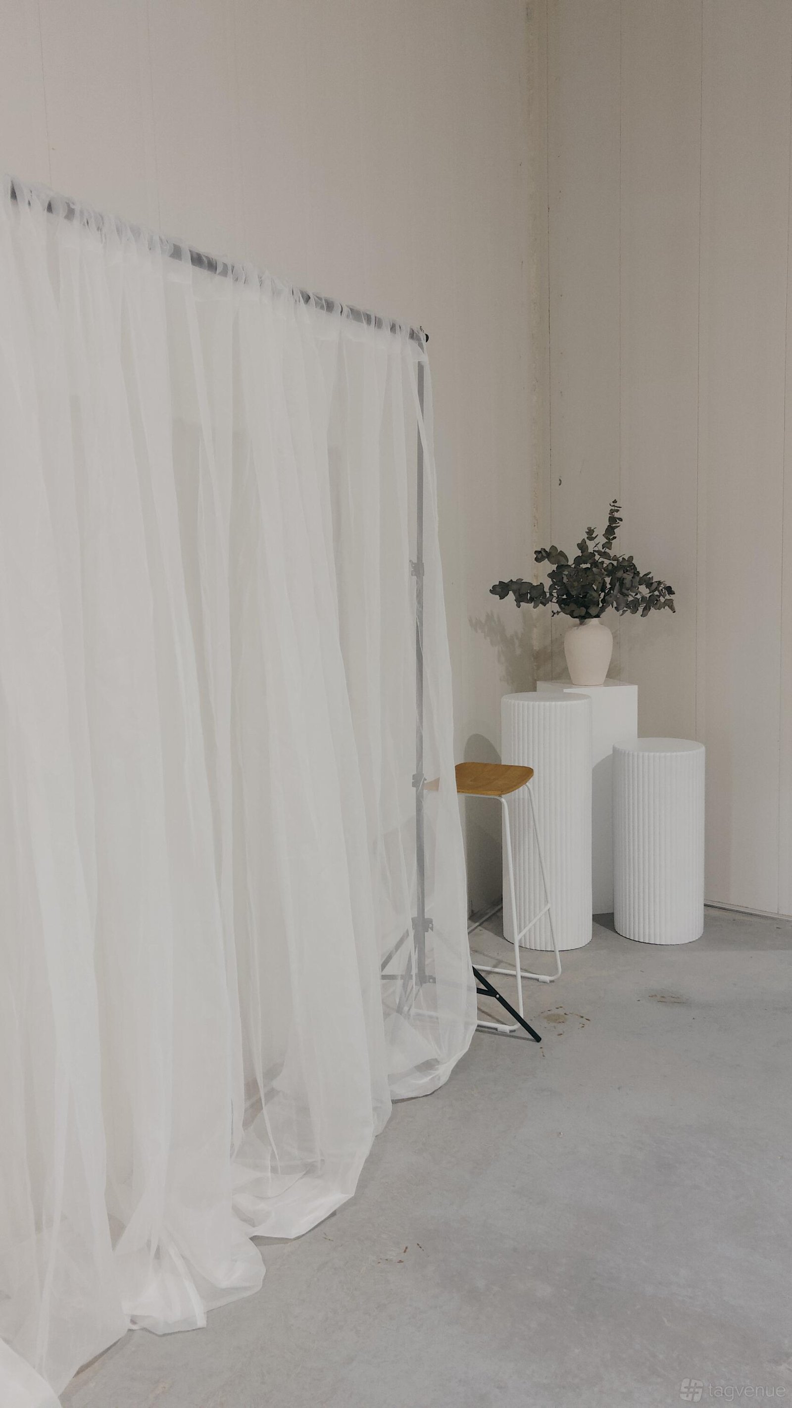 The Studio - Blanc Hire at The Studio by Salt and Lime Experiences photo 6