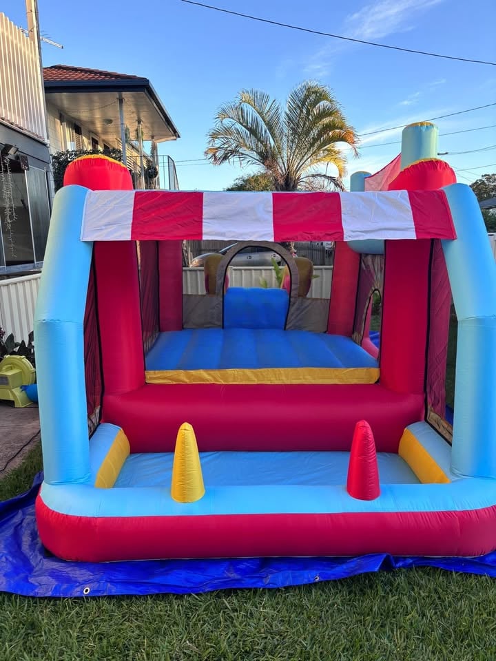 JUMPING Castle - HIRE photo 7