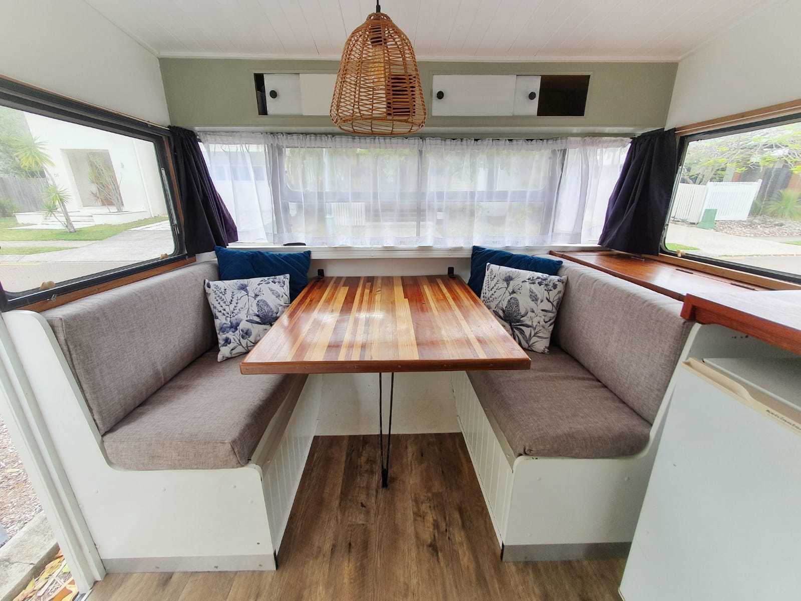 'Van Go' Caravan (air-conditioning) photo 7