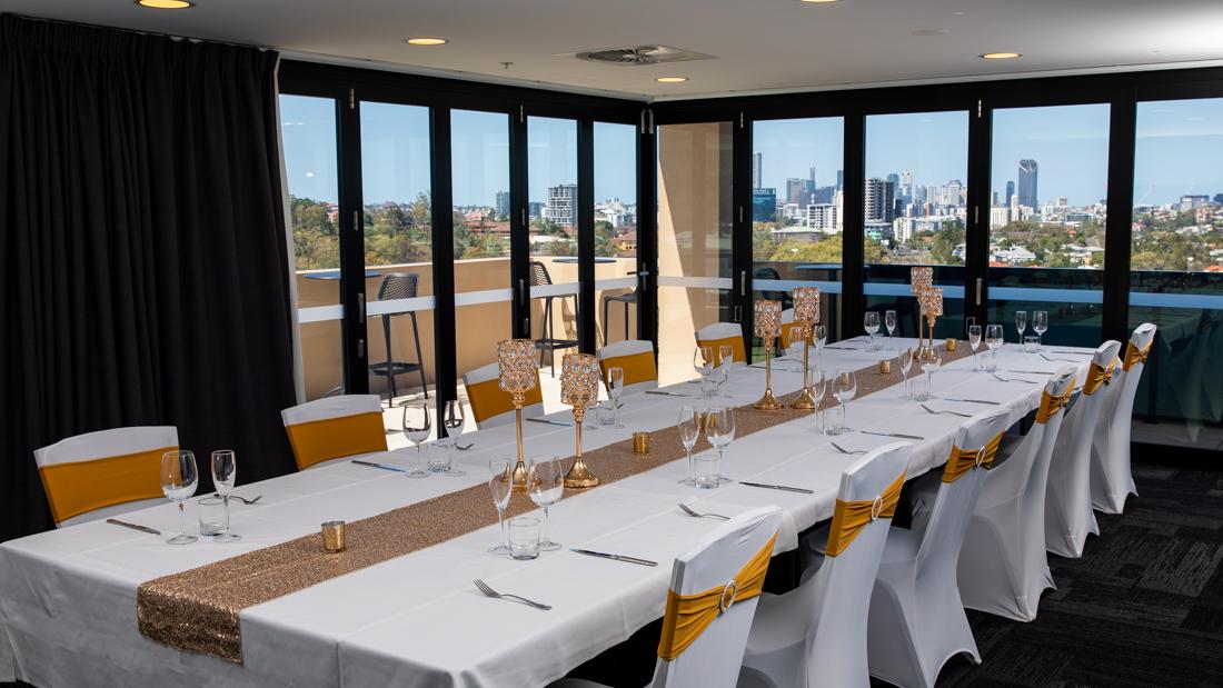 Conference Room at Essence Suites Taringa photo 9