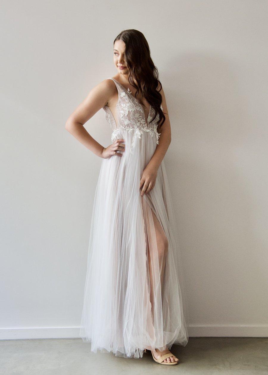 When Freddie Met Lilly Gio Gown White Size 10 photo 2