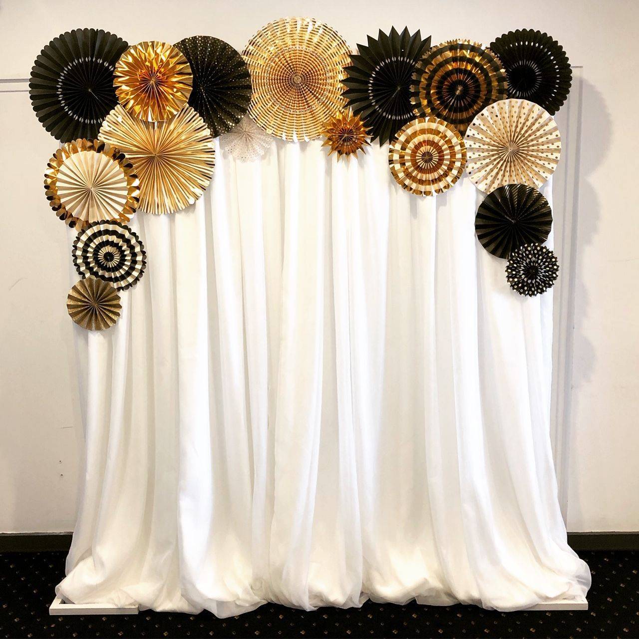 White Curtain Backdrop with Telescopic Frame photo 2