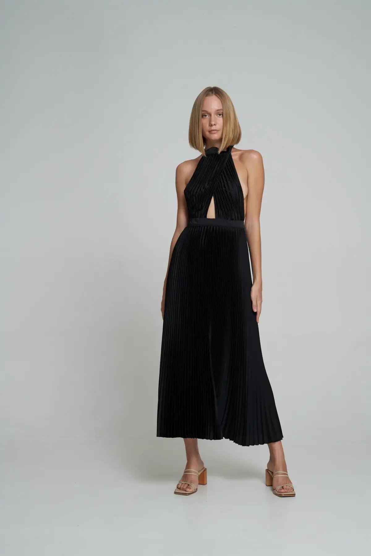 L'Idee Renaissance Gown Noir Size 10 photo 3