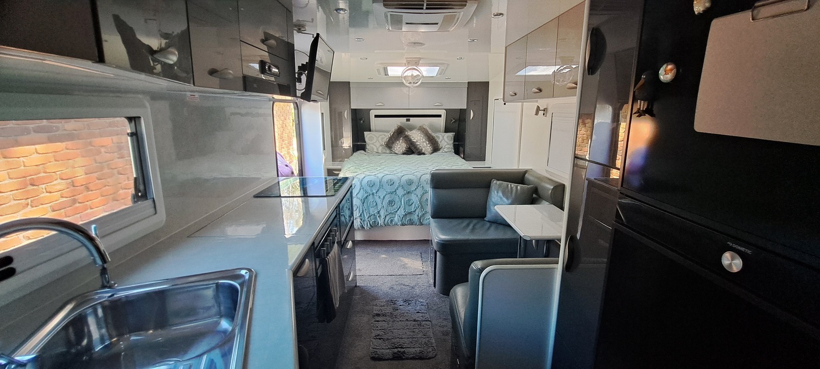 Your Dream Adventure Awaits. RDC206 20′ 6″ Discoverer – Ensuite, Air-Con, Solar & Reversing Cam photo 5