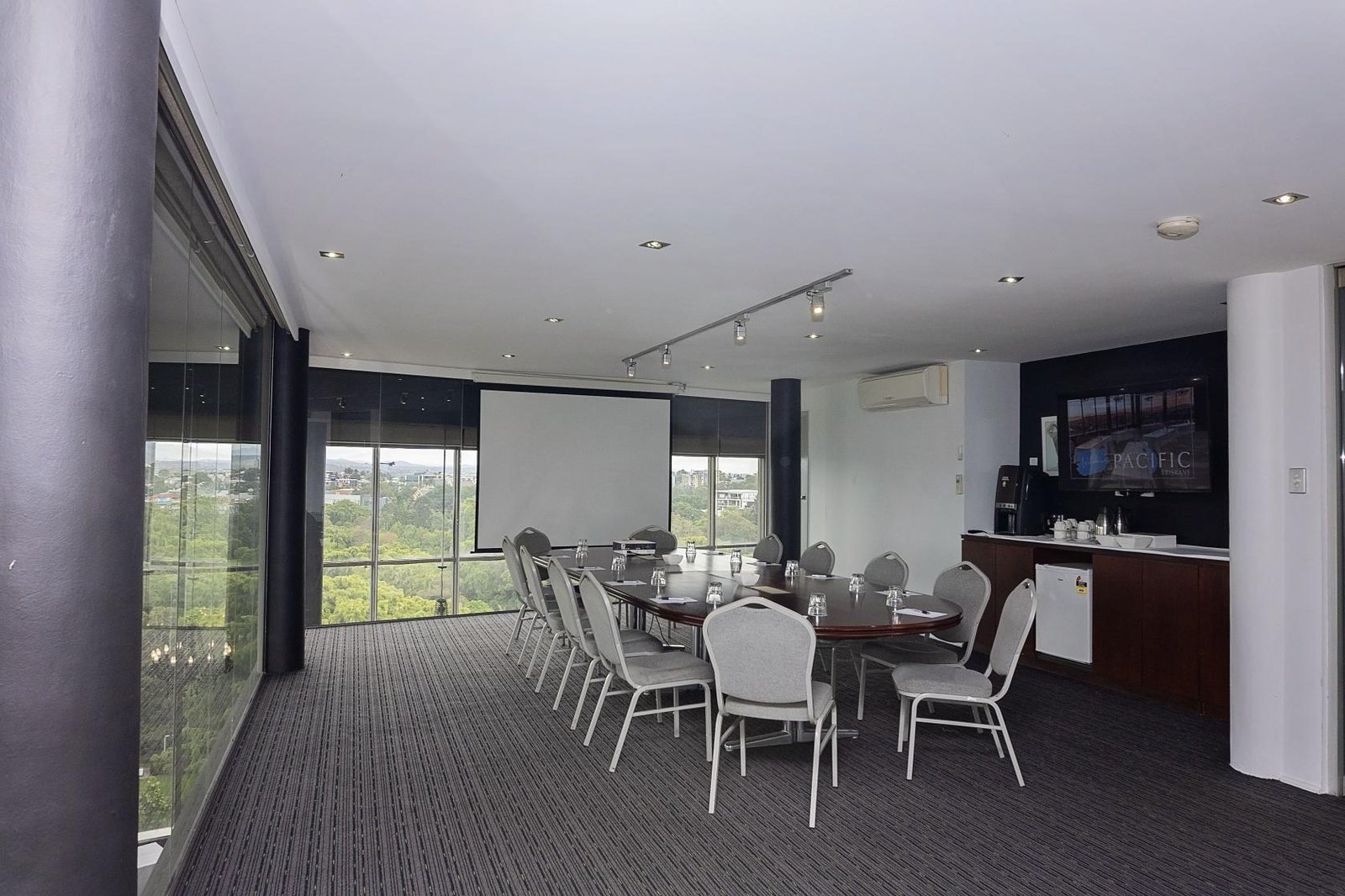Sky Boardroom at Mercure Brisbane Spring Hill photo 3