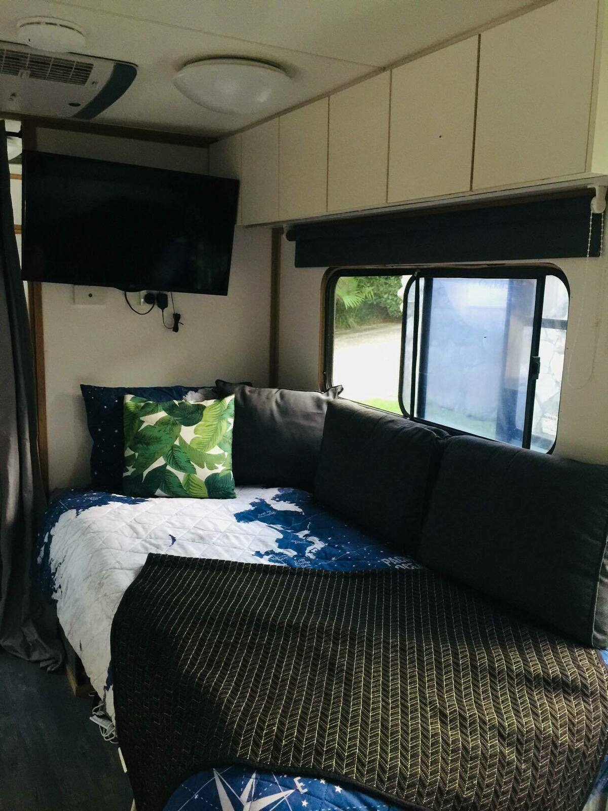 Hire 'Joie' for a relaxing Caravan experience photo 9