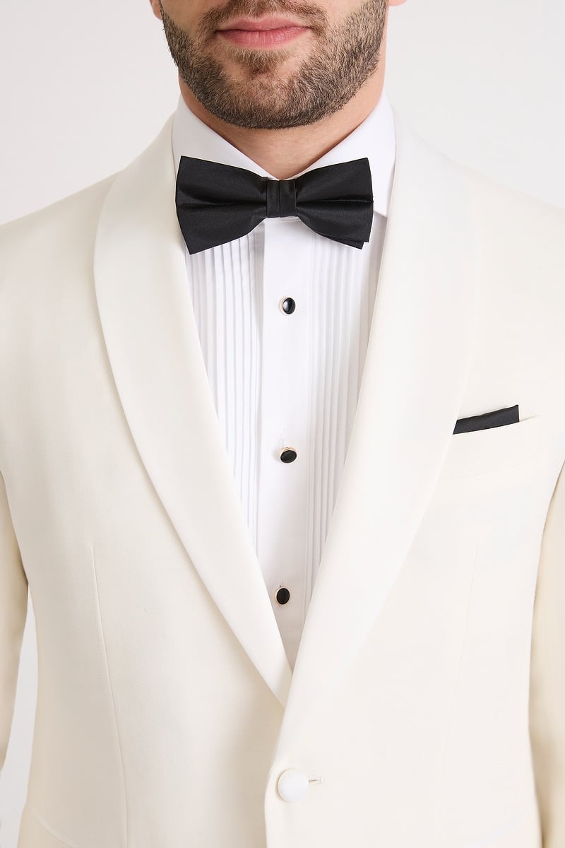White Tuxedo photo 4