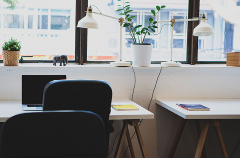 Large desk in creative co-working space photo 10