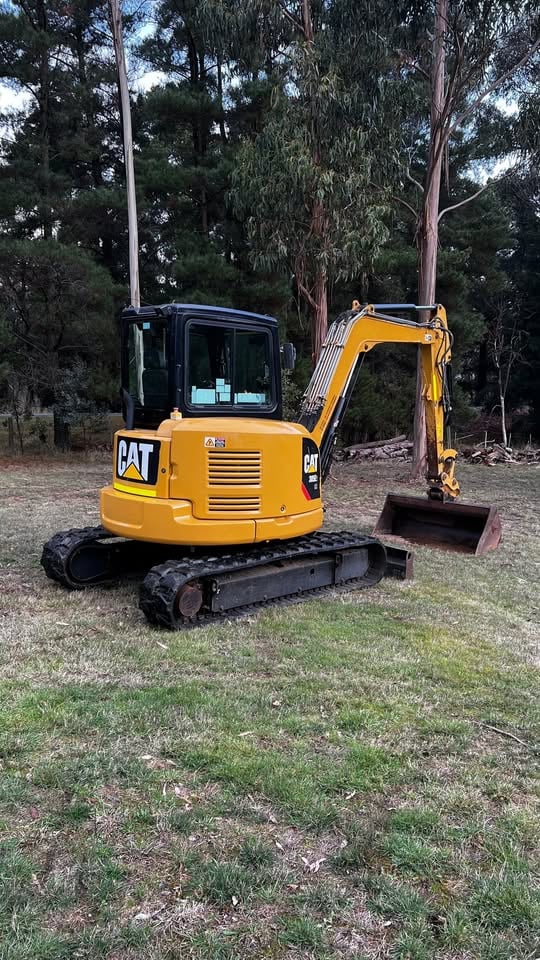 5t Excavator for Hire photo 4
