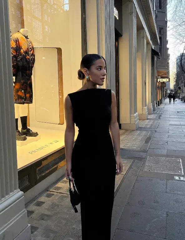 Effie Kats Verona Gown Black Size 6 photo 3