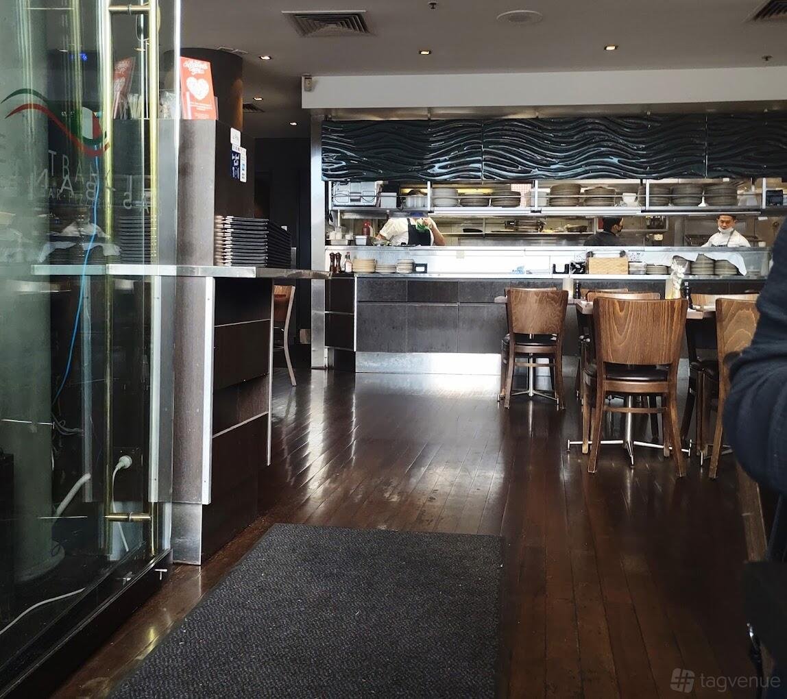 Main Dining Room at Eastbank photo 4
