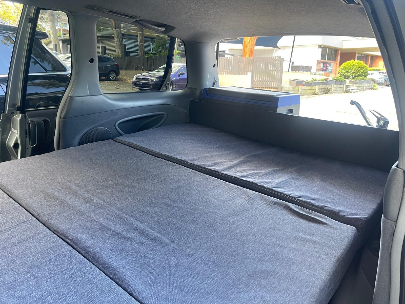 Mini Van photo 7