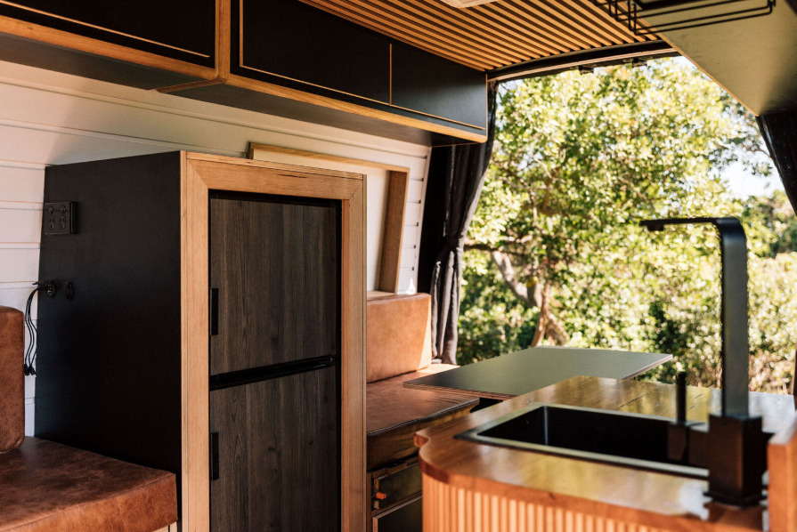 Lacy - Luxury Campervan photo 12