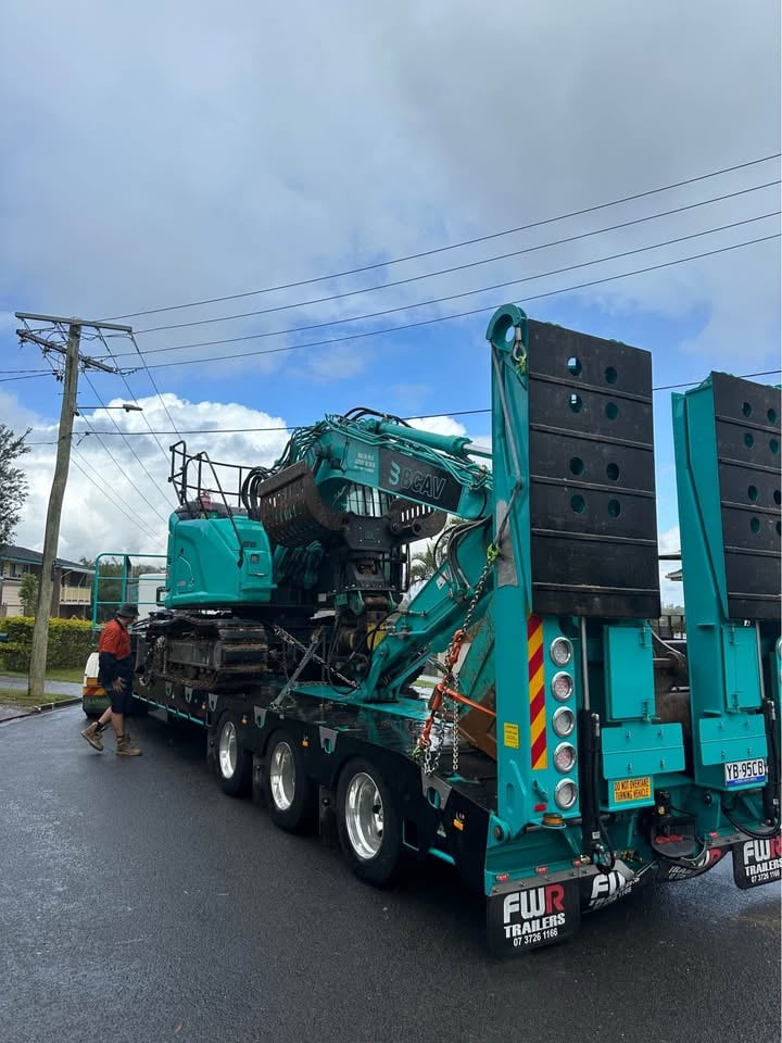 Kobelco SK135 Dry Hire photo 5