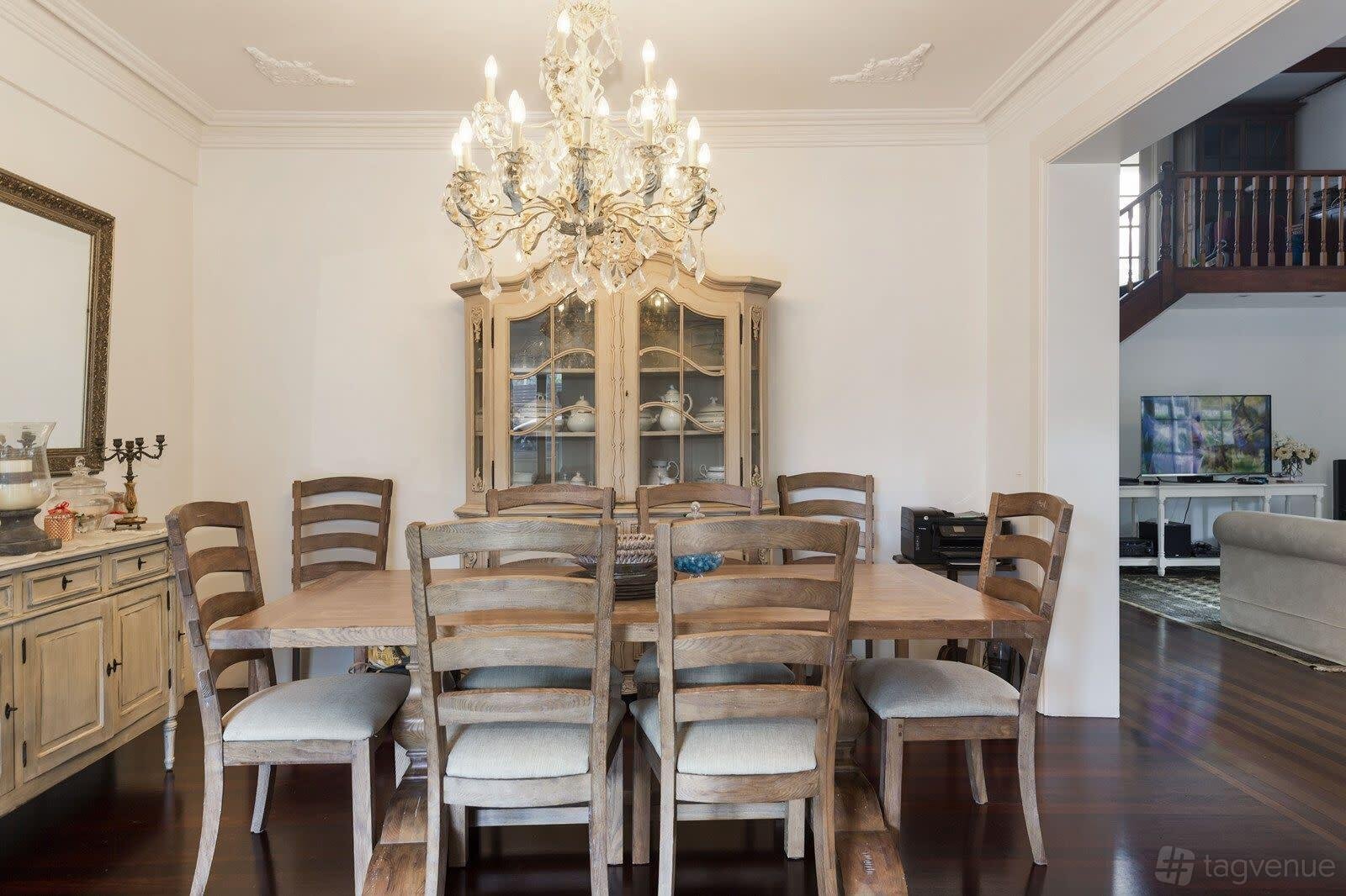 Entire Venue at Modern Luxury Home with High Ceilings photo 8