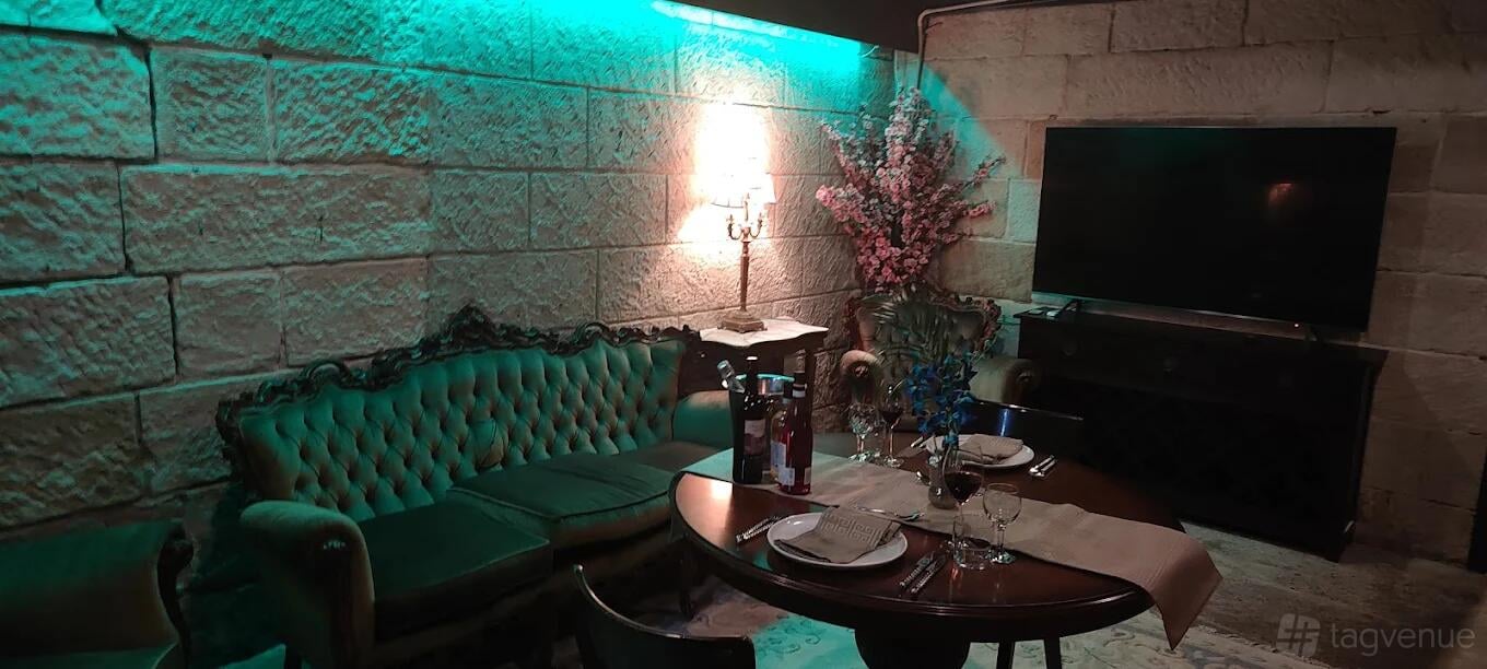 Whole Venue at Pizza e Vino Glebe photo 6