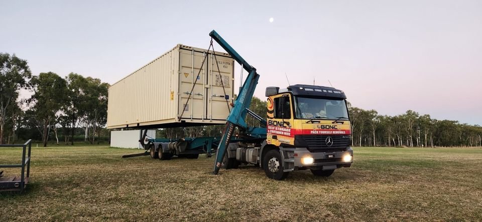 20FT CONTAINER HIRE ON YOUR PROPERTY - MORAYFIELD photo 5