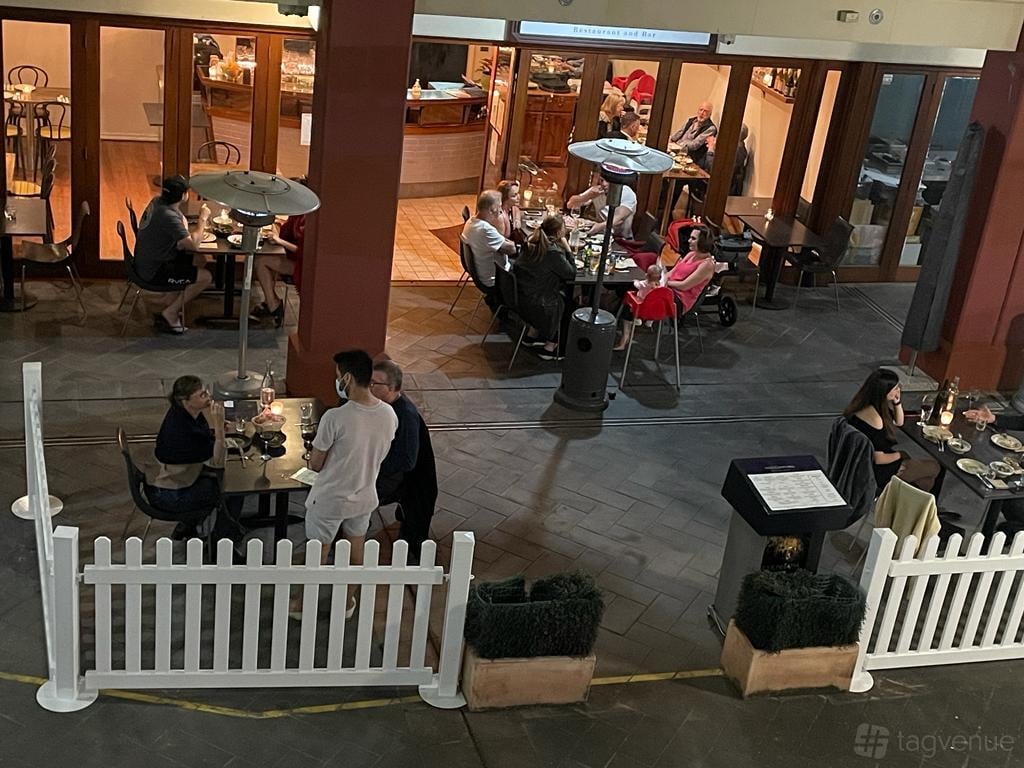 Patio at Mezepotamia photo 2