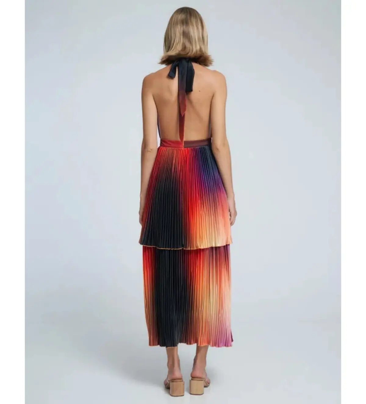 L’Idee Magnifique Gown Fire Size 8 photo 3