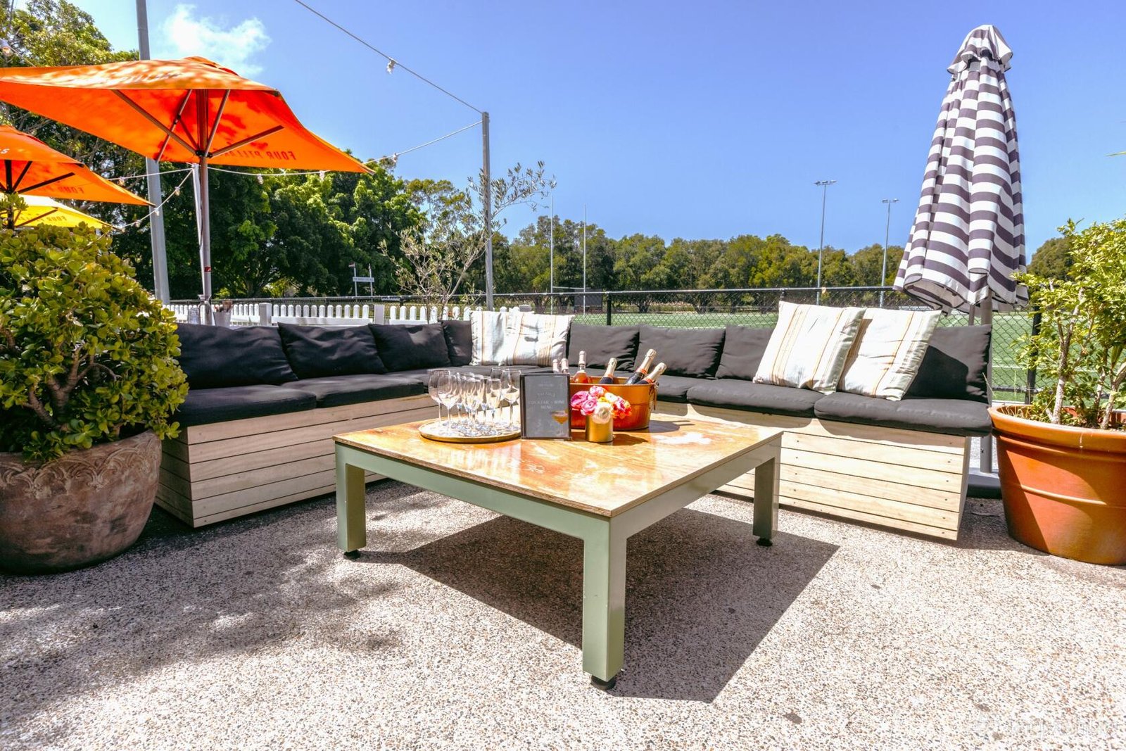 The Daybed at The Field Bar photo 3