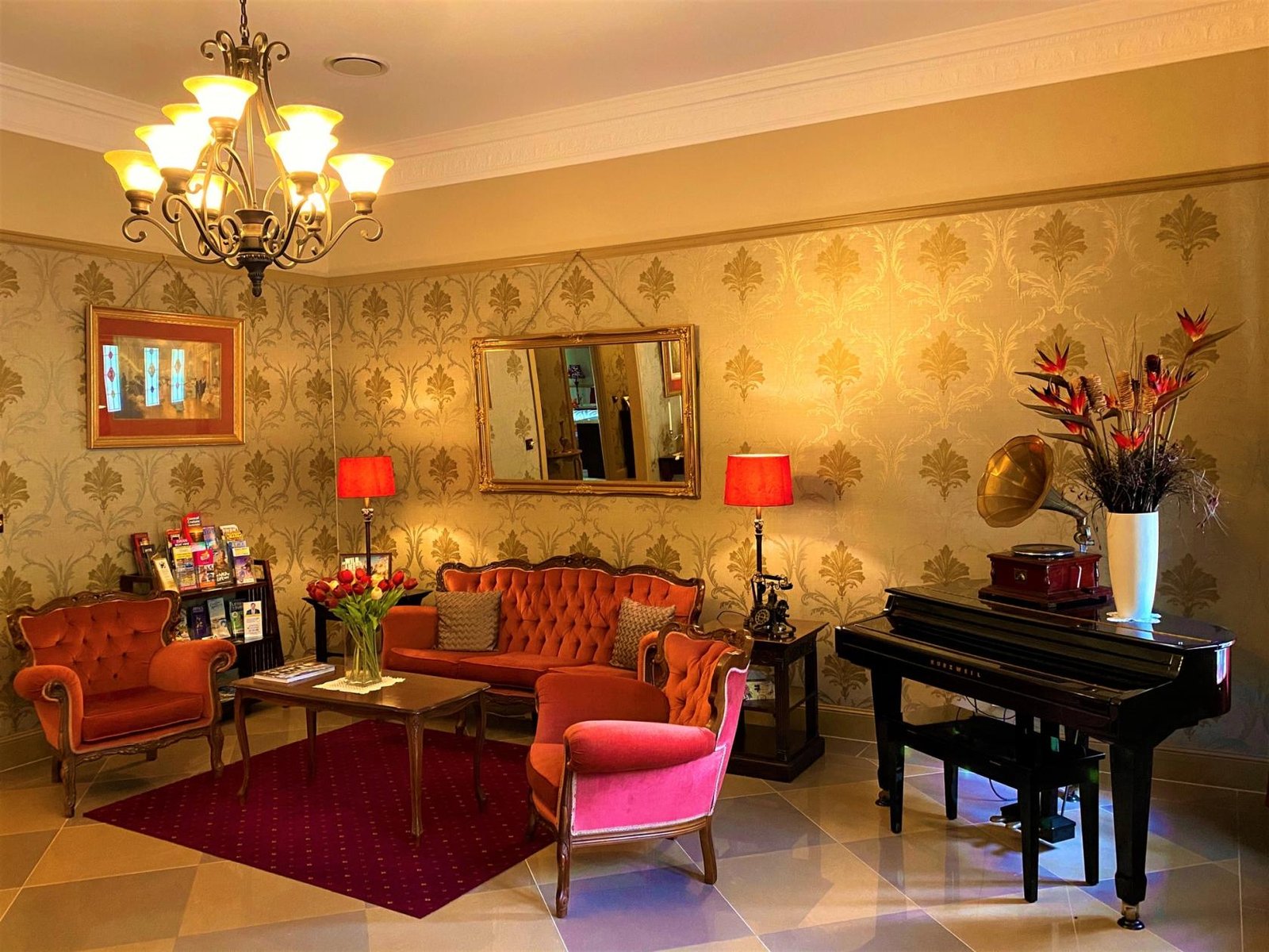 Chandelier Room at Bli Bli House Riverside Retreat photo 7