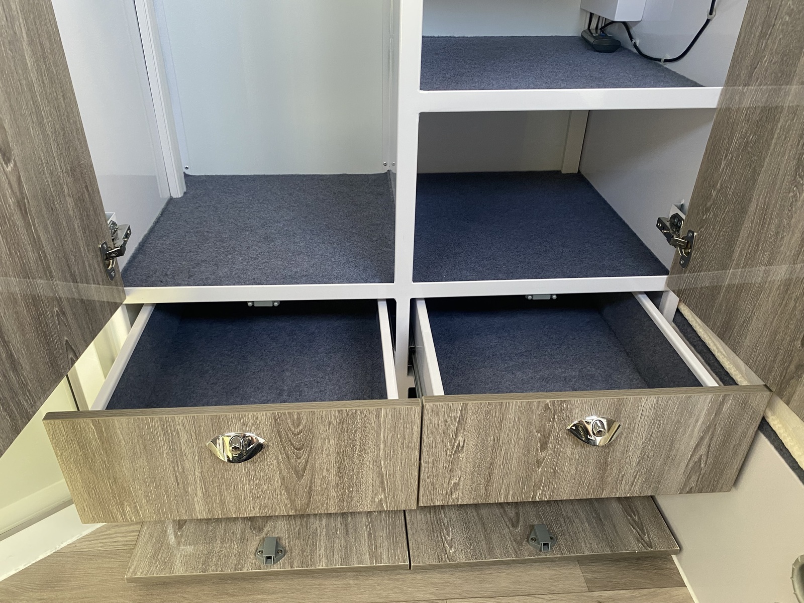 Get Lost Boss! 1Queen 2Bunks & Internal Ensuite! photo 16