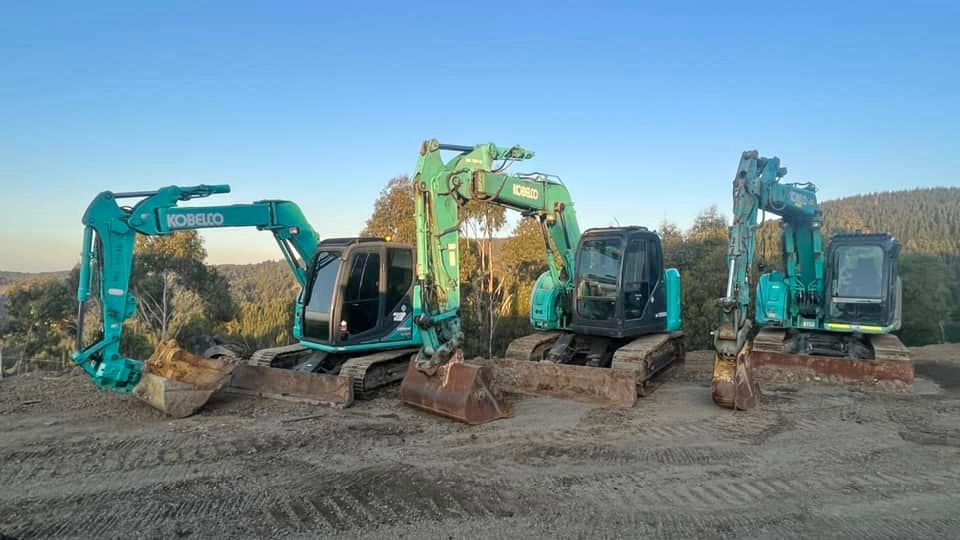 5,8,14 ton hire wet or dry photo 2