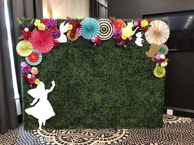 Box Hedge Wall Backdrop photo 6
