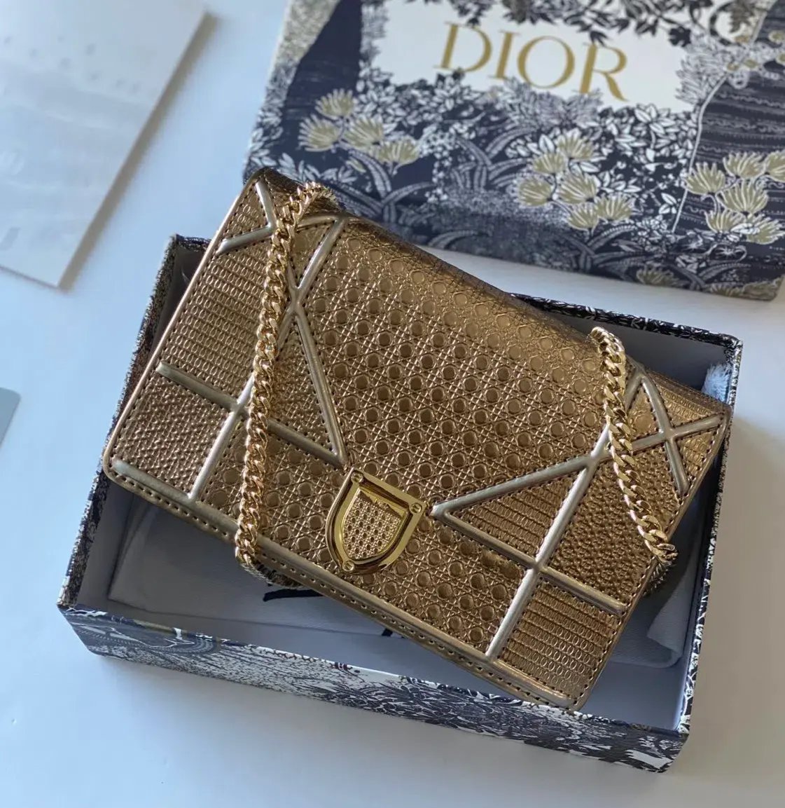 Dior Diorama Gold Bag photo 3