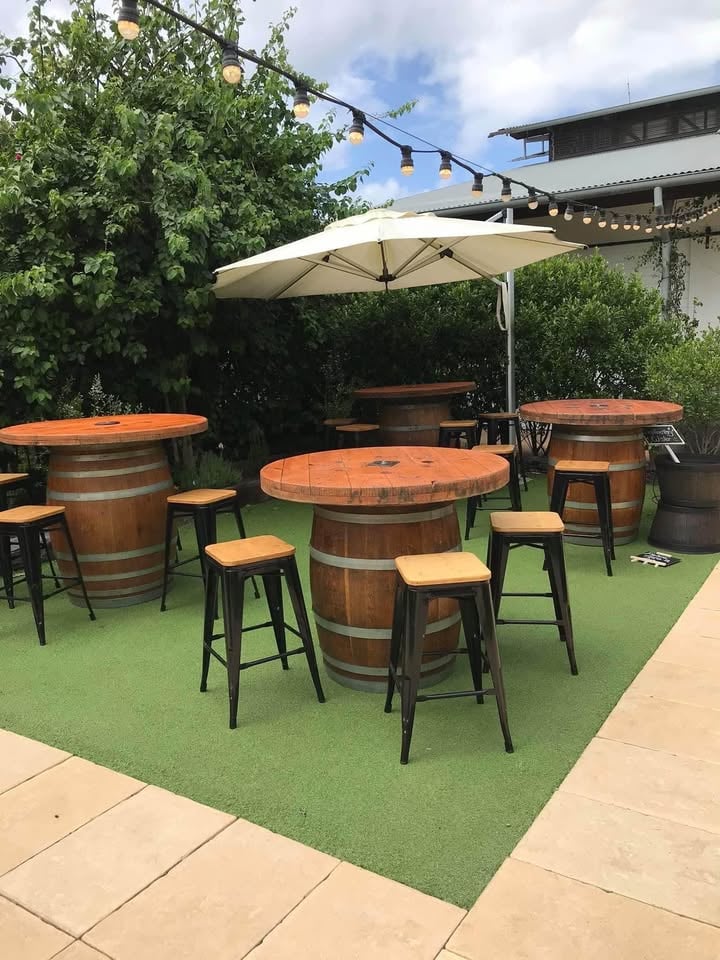 Budget party furniture hire photo 8