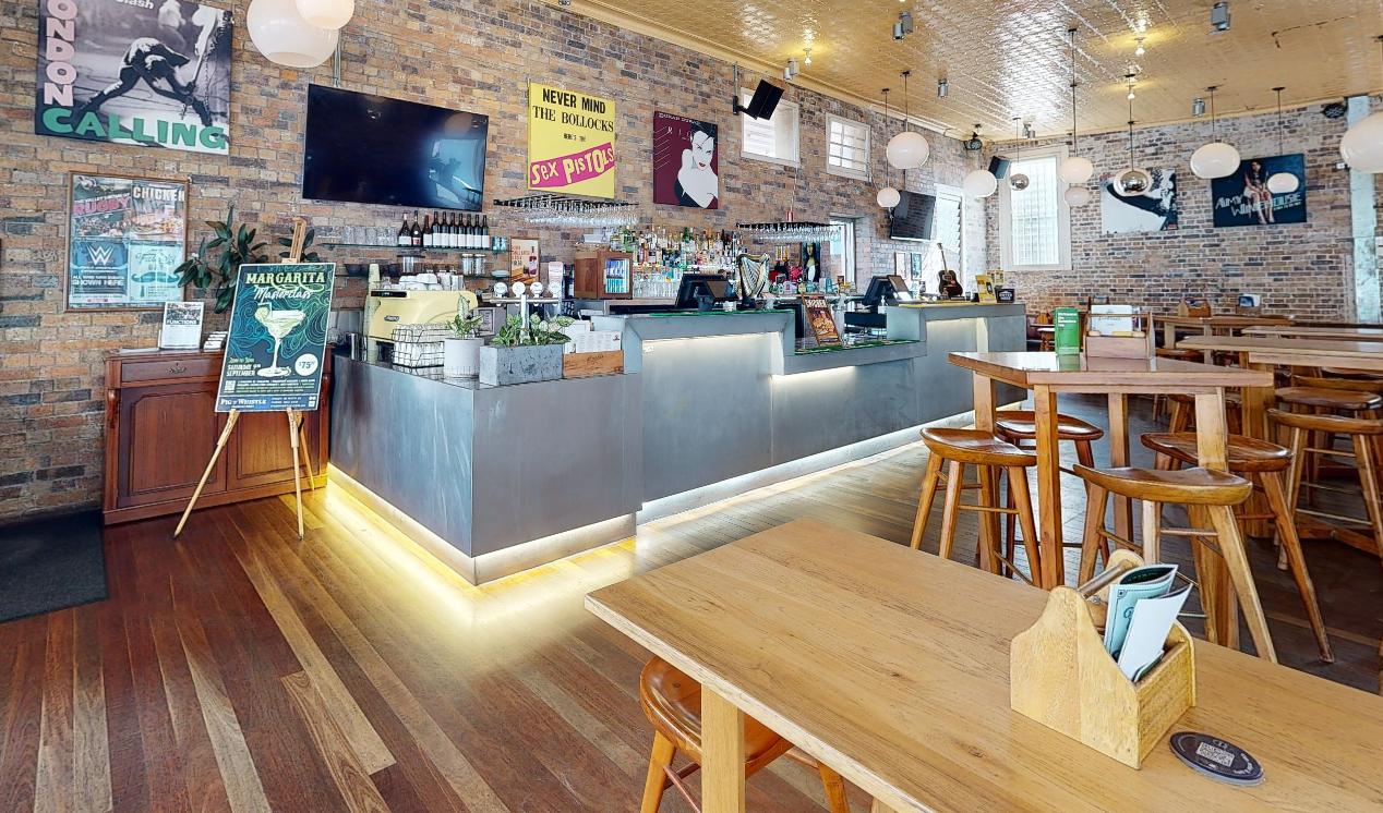 The Main Bar at Pig ‘N’ Whistle - Brunswick Street photo 3