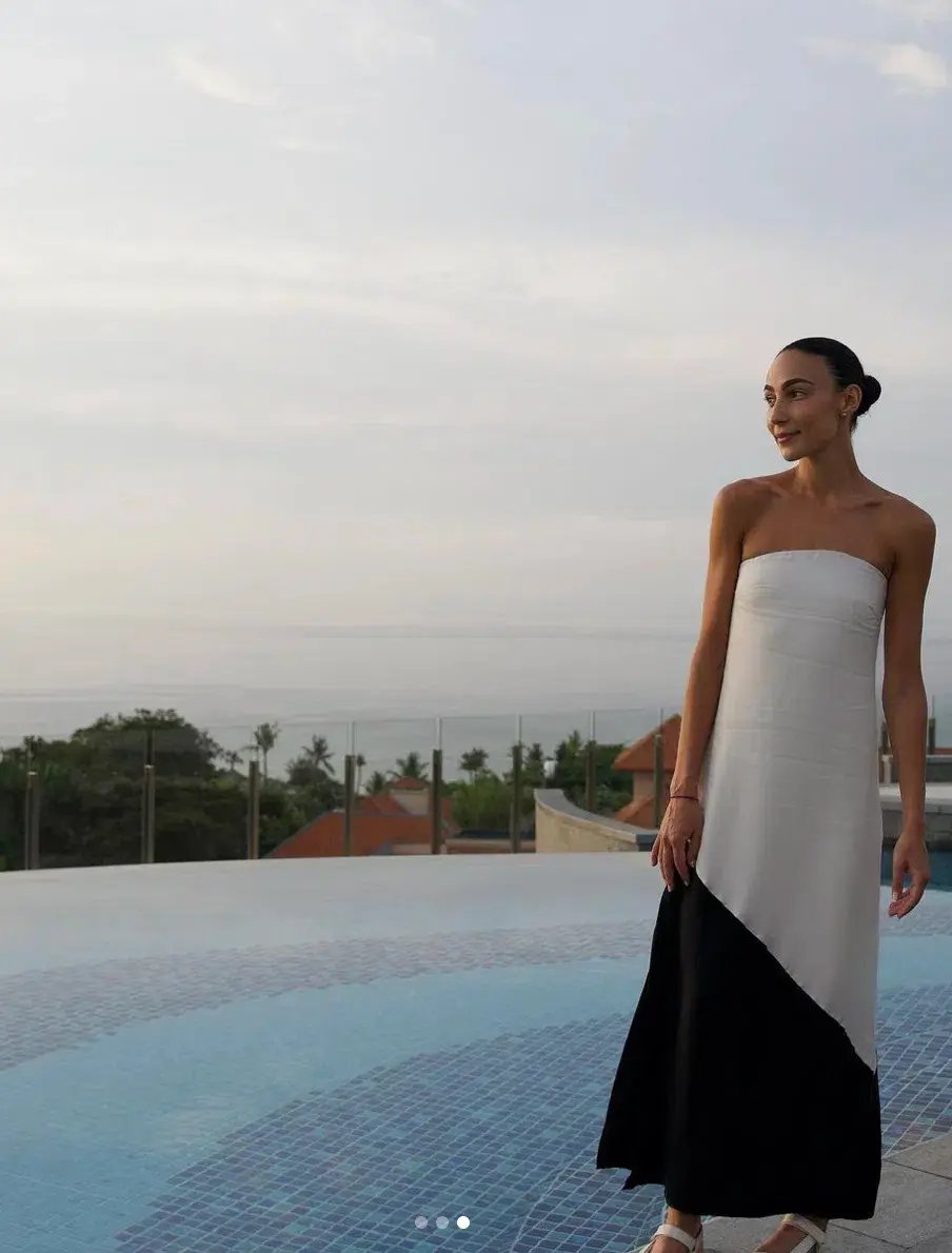 Dissh Taj Pearl and Black Midi Dress White Size 10 photo 3