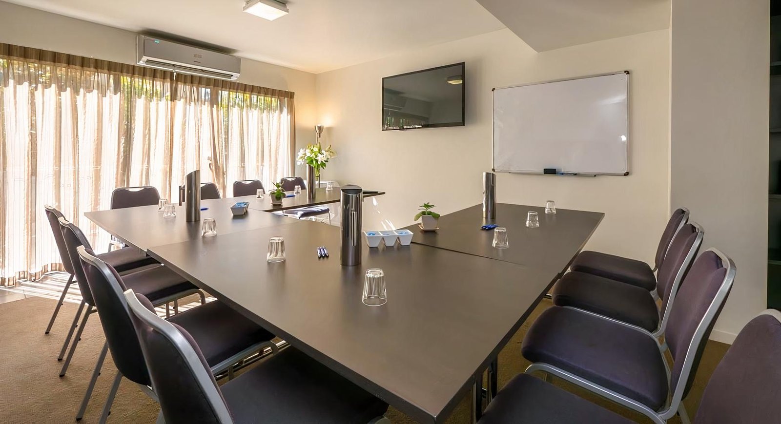 Conference Room at Essence Apartments Chermside photo 3