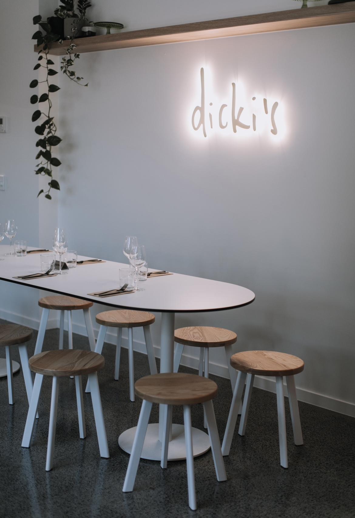 Inside Area at Dicki's Ascot photo 3