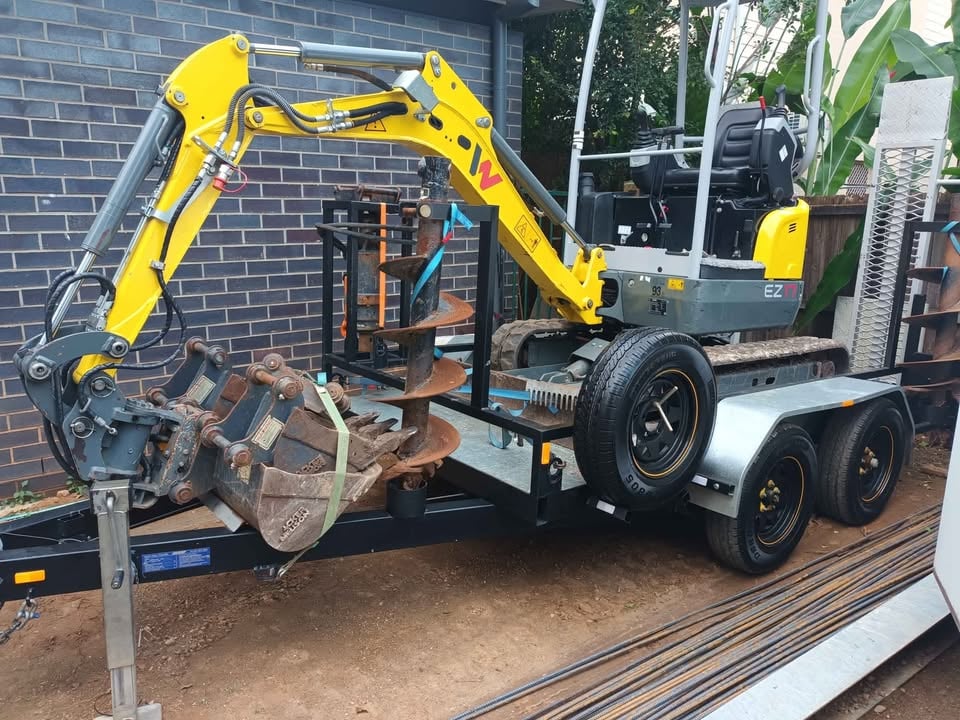 Excavator hire with operator photo 3