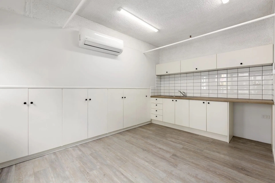 Blank Canvas & Prime CBD Location photo 2
