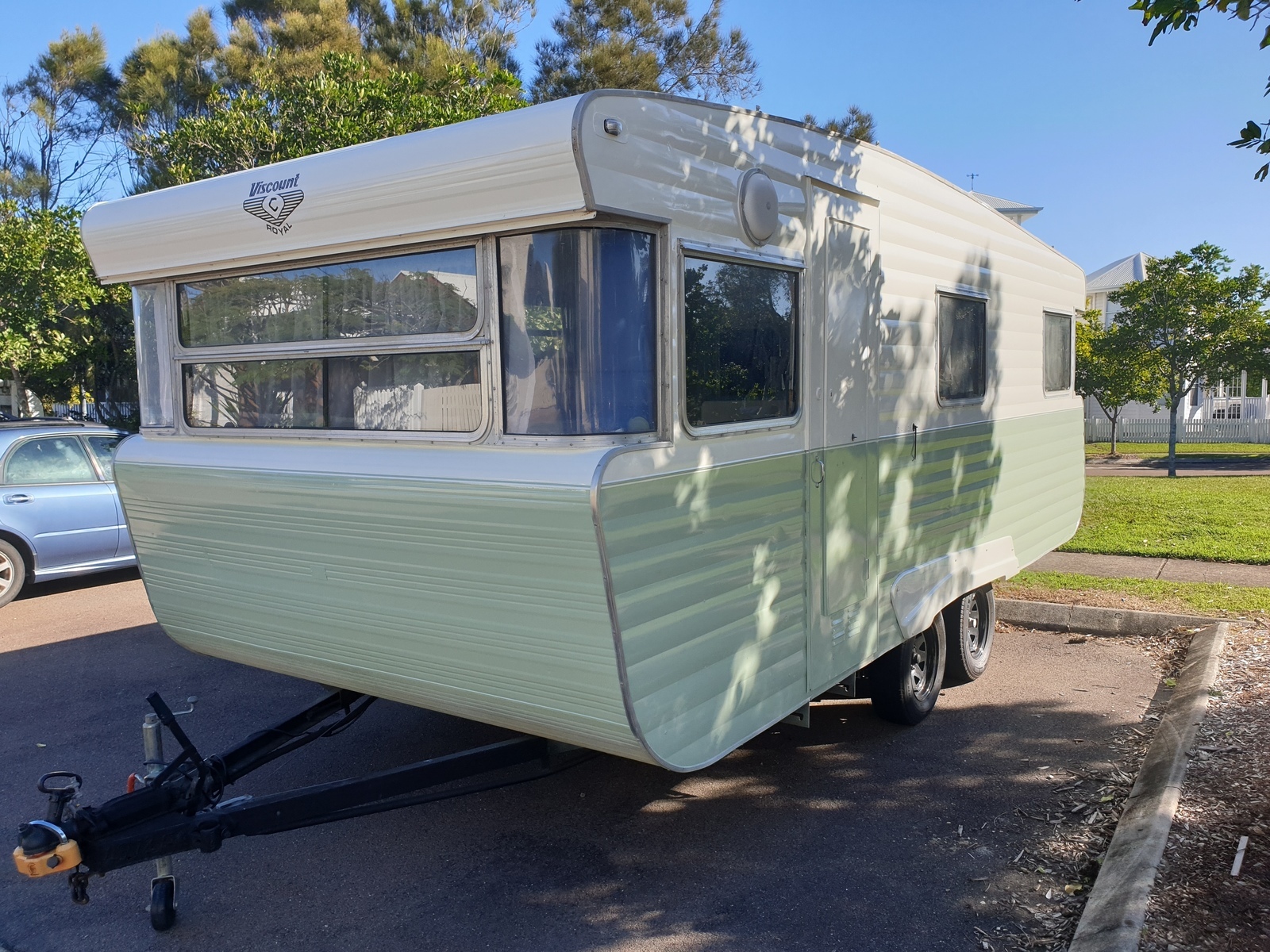 'Van Go' Caravan (air-conditioning) photo 5