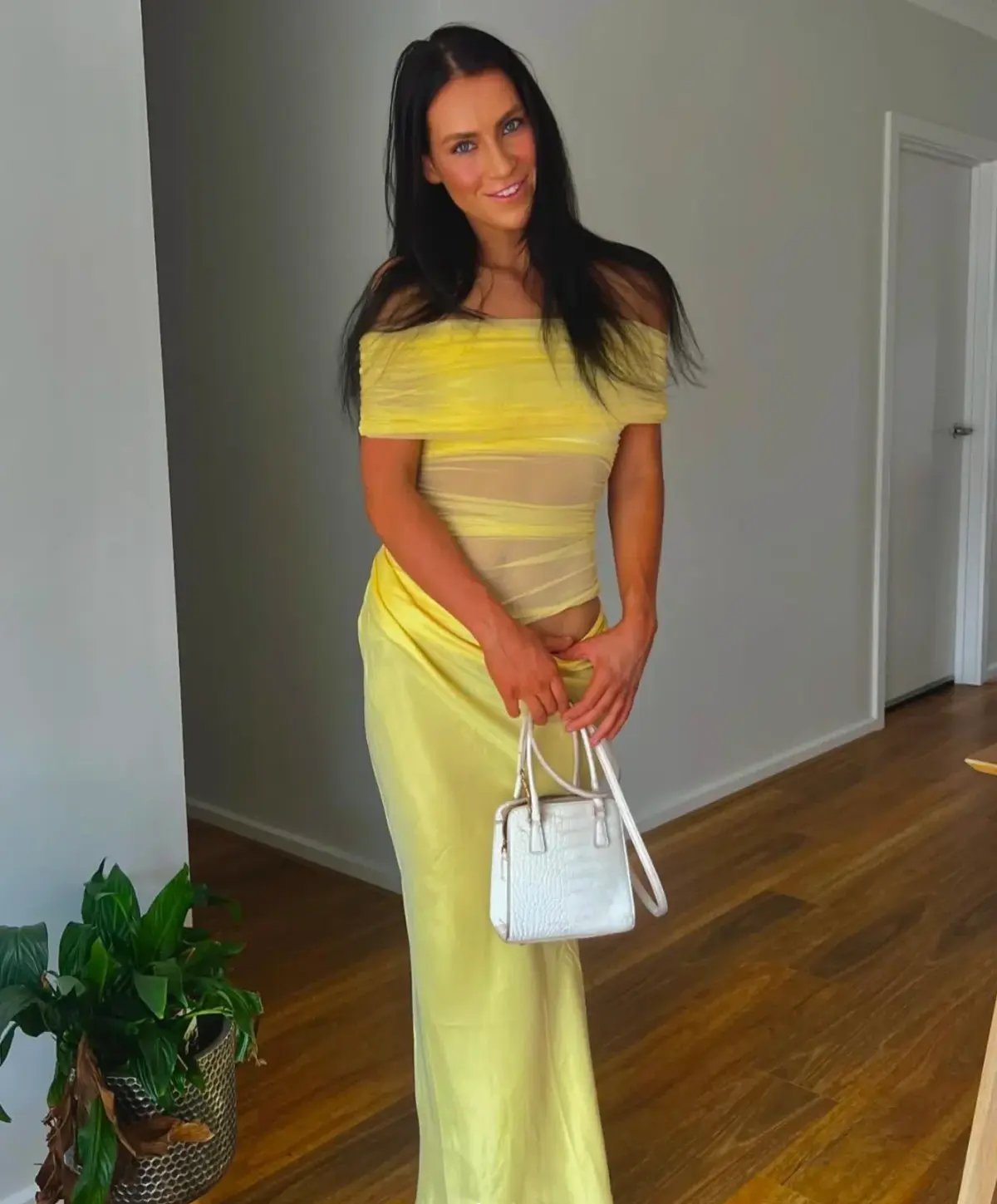 Benni Nico Off Shoulder Maxi Dress Butter Yellow Size 8 photo 6
