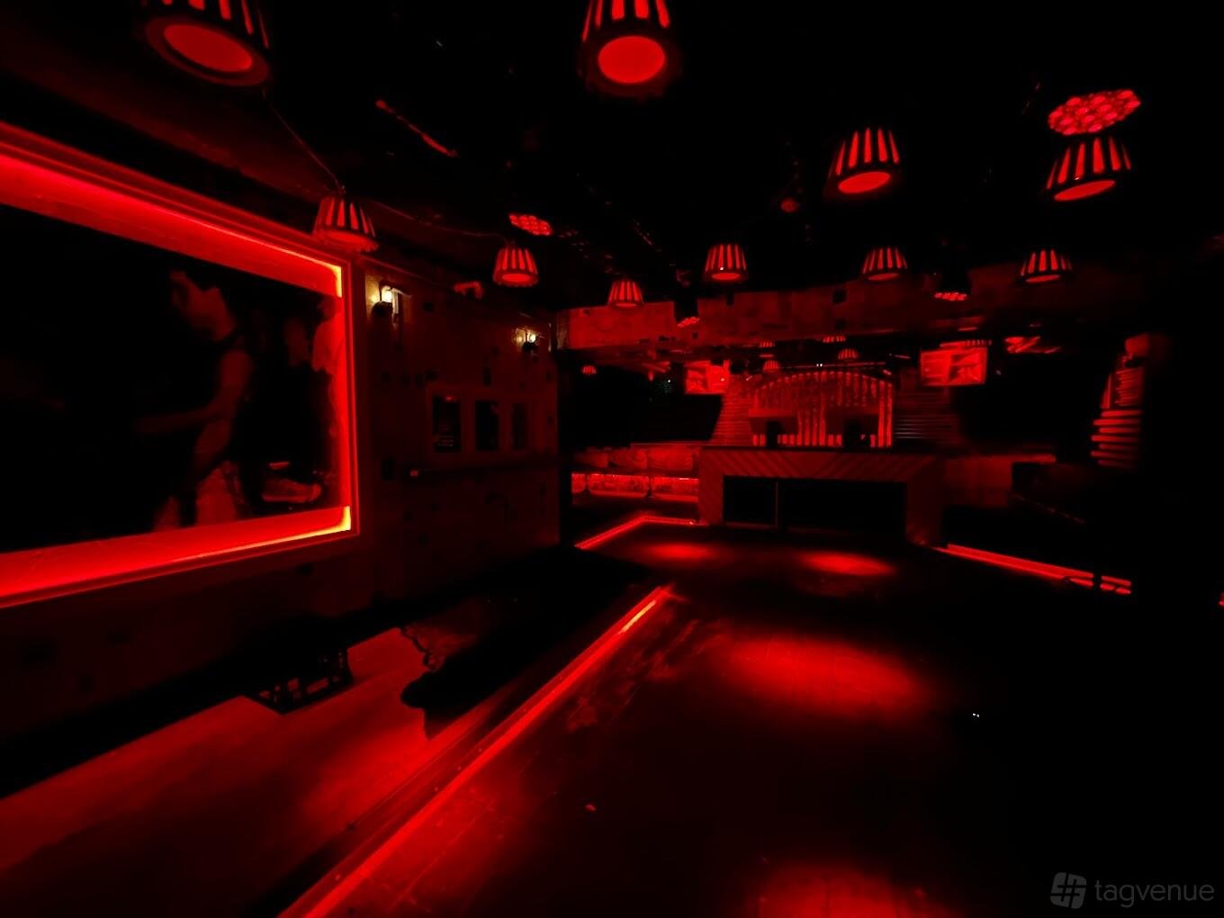Whole Venue at Club 77 photo 2