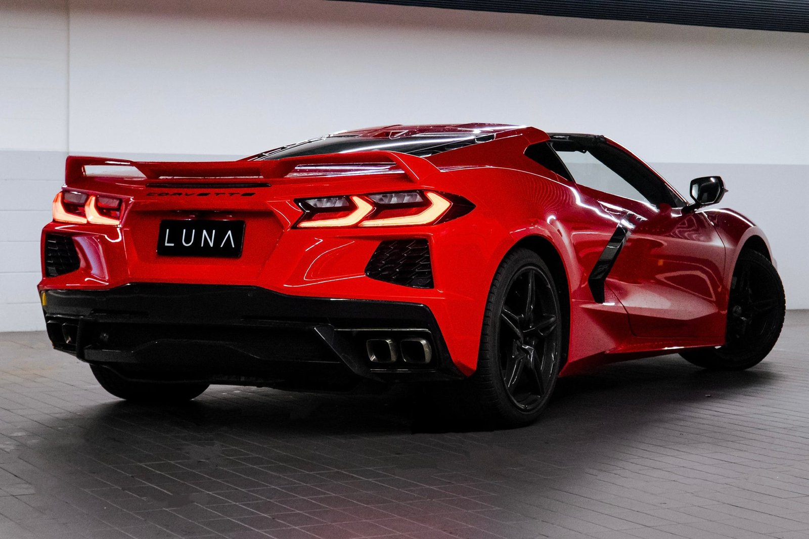 Corvette C8 Convertible photo 2