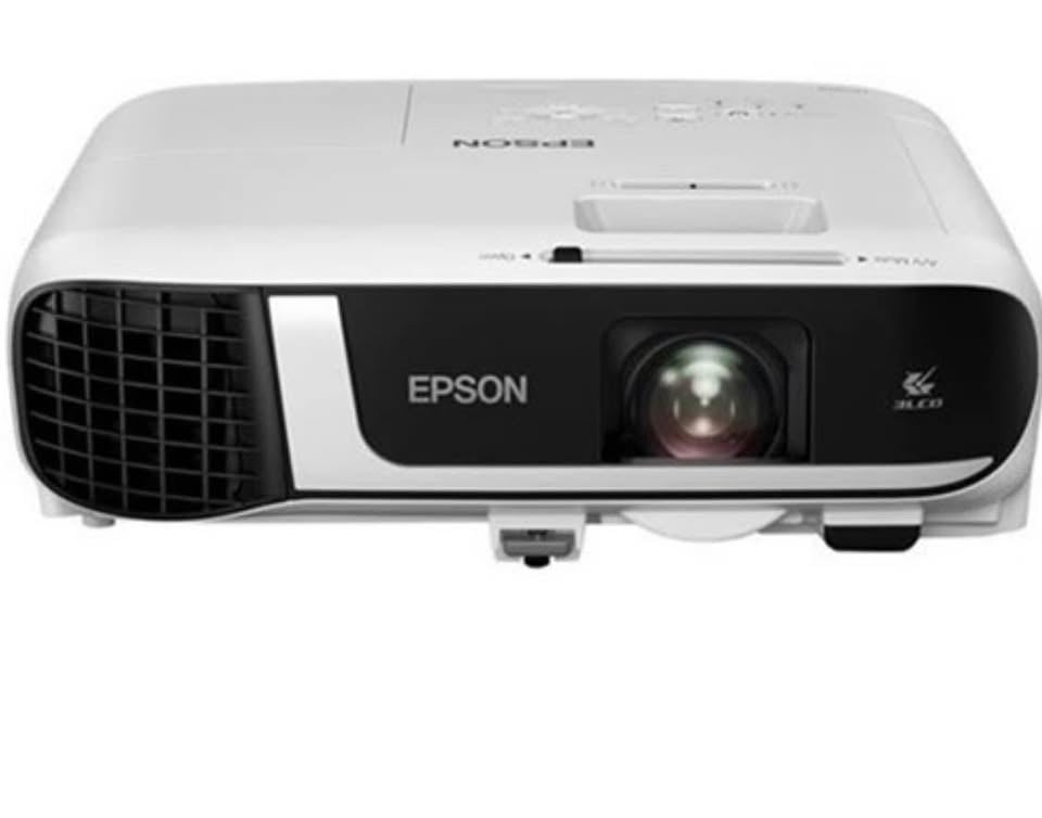 Outdoor cinema hire / lawn movie night rental photo 9