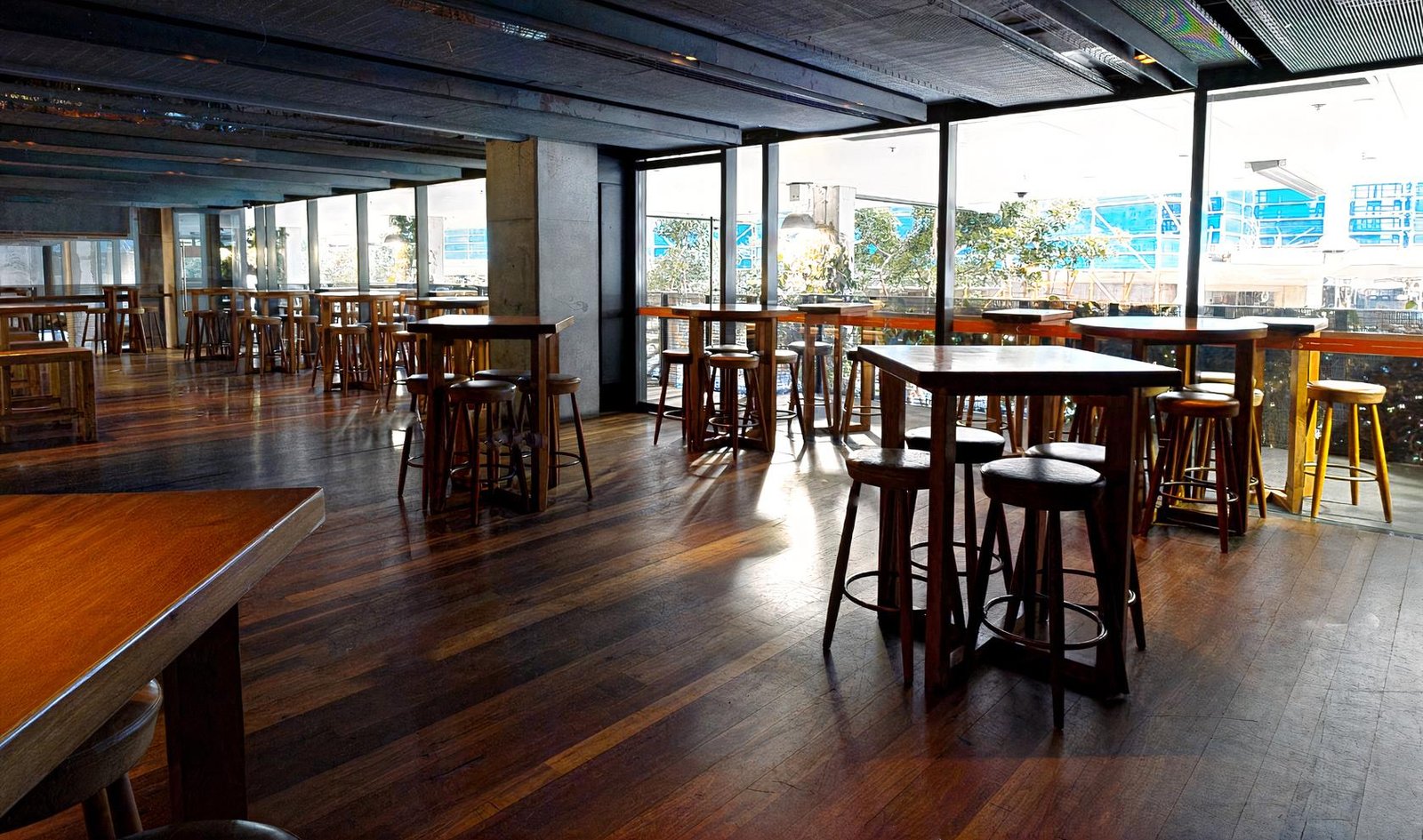 River Room & Zinc Bar at The Charming Squire photo 4