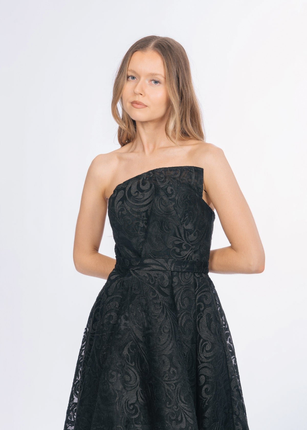 Scandal Gown in Black (J9076) photo 4