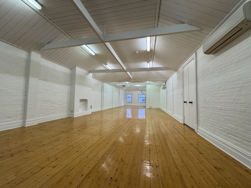 Warehouse Style Large Open Plan Studio or Office photo 3