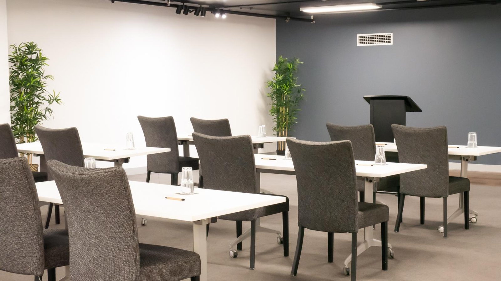 The Conference Room at Punthill Apartment Hotel Spring Hill photo 4