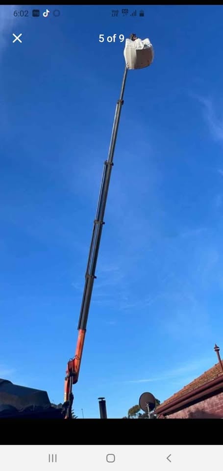 2000 Truck + driver Hire with crane photo 6