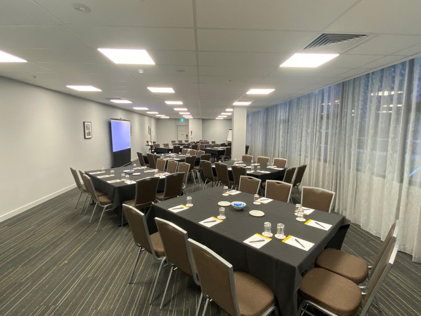 Ansett Room at Voco Hotel Brisbane City Centre photo 5